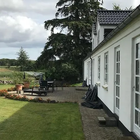 Naturen Taet Pa. Maerk Stilheden! Lägenhet *